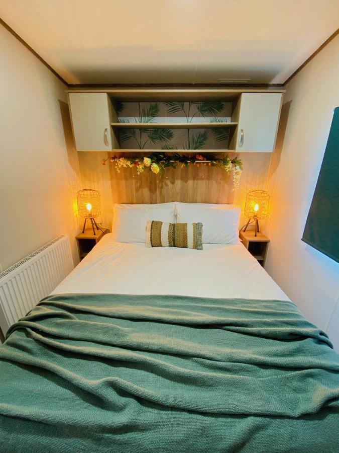 The Sanctuary Holiday Home - Escape The Ordinary Knaresborough Exterior foto